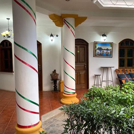 Hotel Los Angeles Panajachel Exterior photo